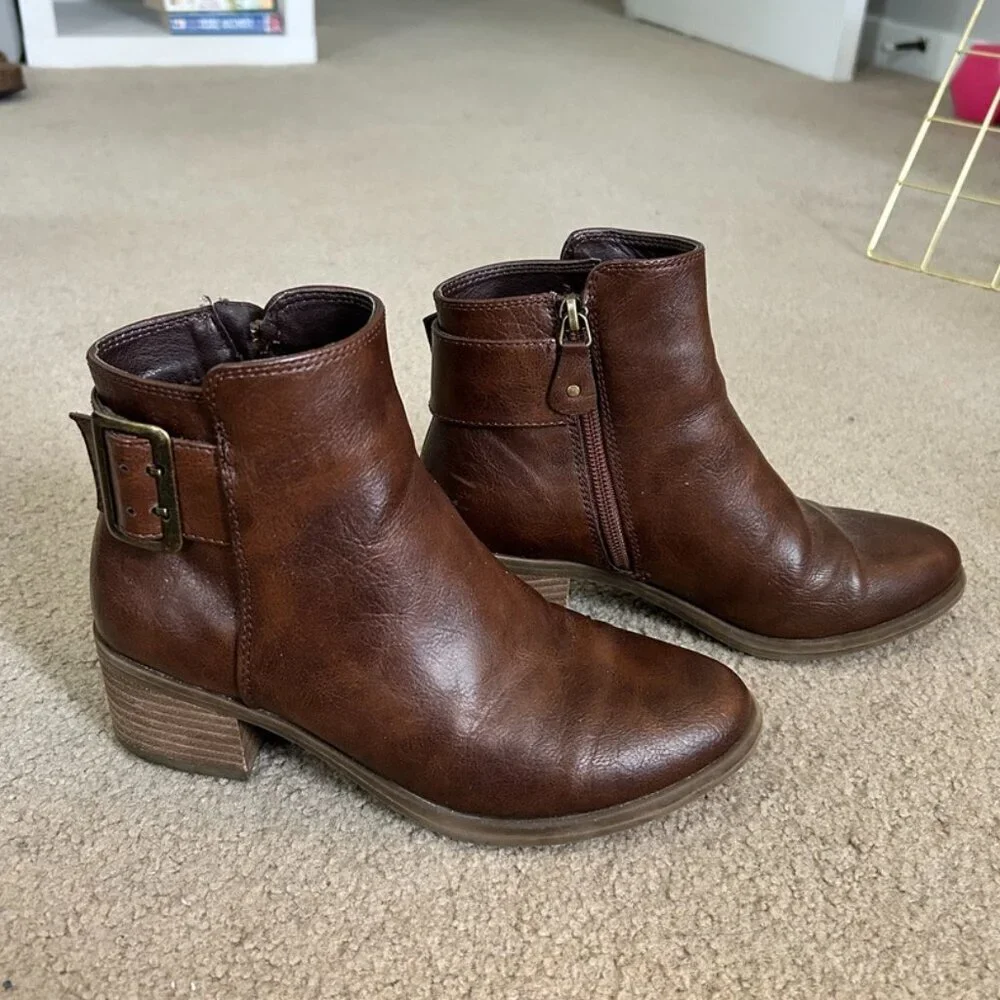 brown booties with buckle - Picture 1 of 6